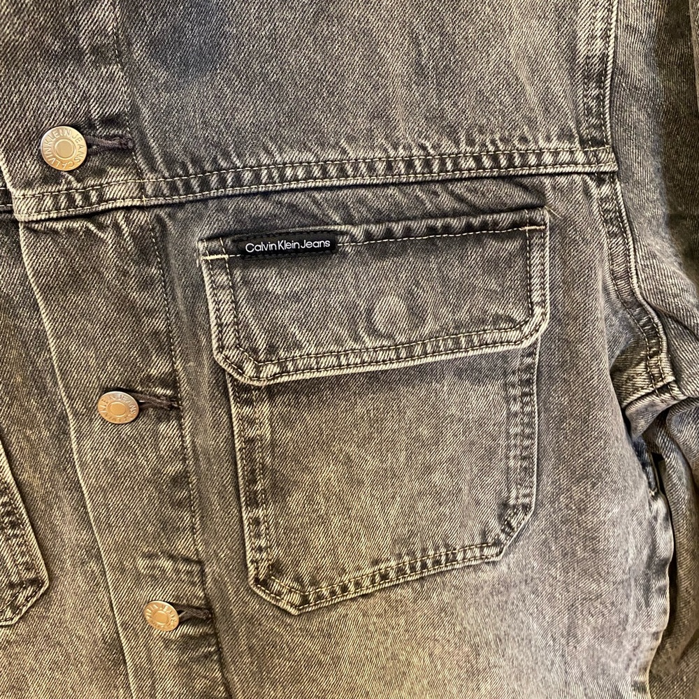 Calvin Klein Men’s Palmer Denim Utility Trucker Jacket NWT Gray Relaxed Fit M - Picture 5 of 15